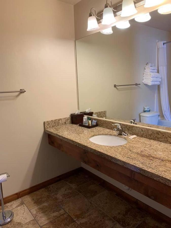 Cb&M Executive Suites Roosevelt Exterior photo