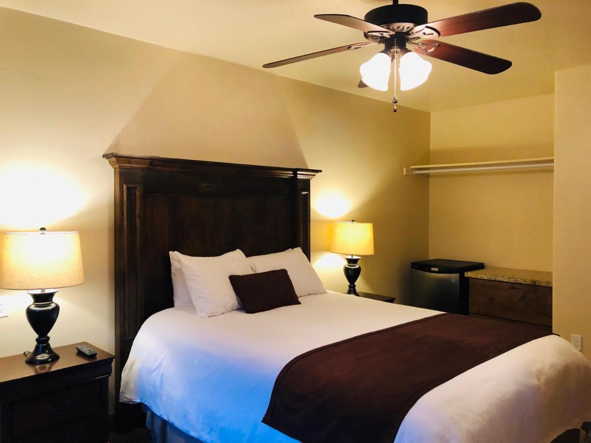 Cb&M Executive Suites Roosevelt Exterior photo